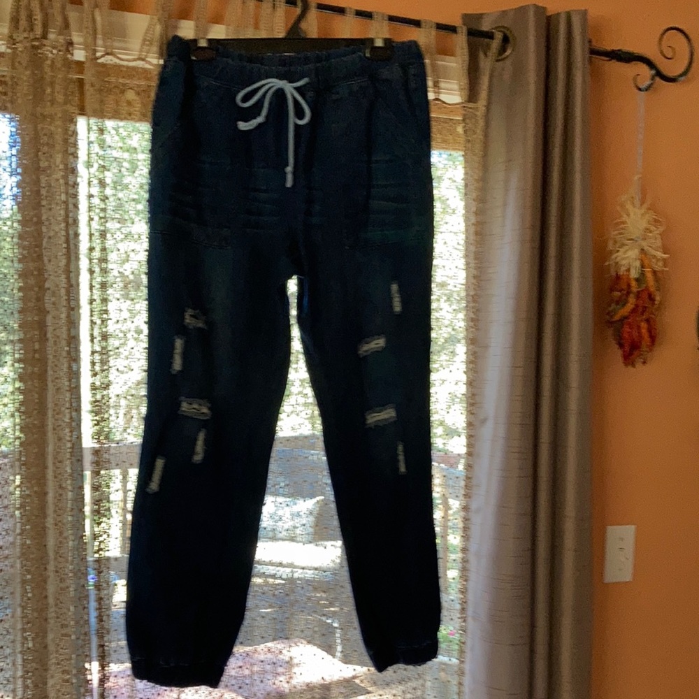 Distressed denim jogger